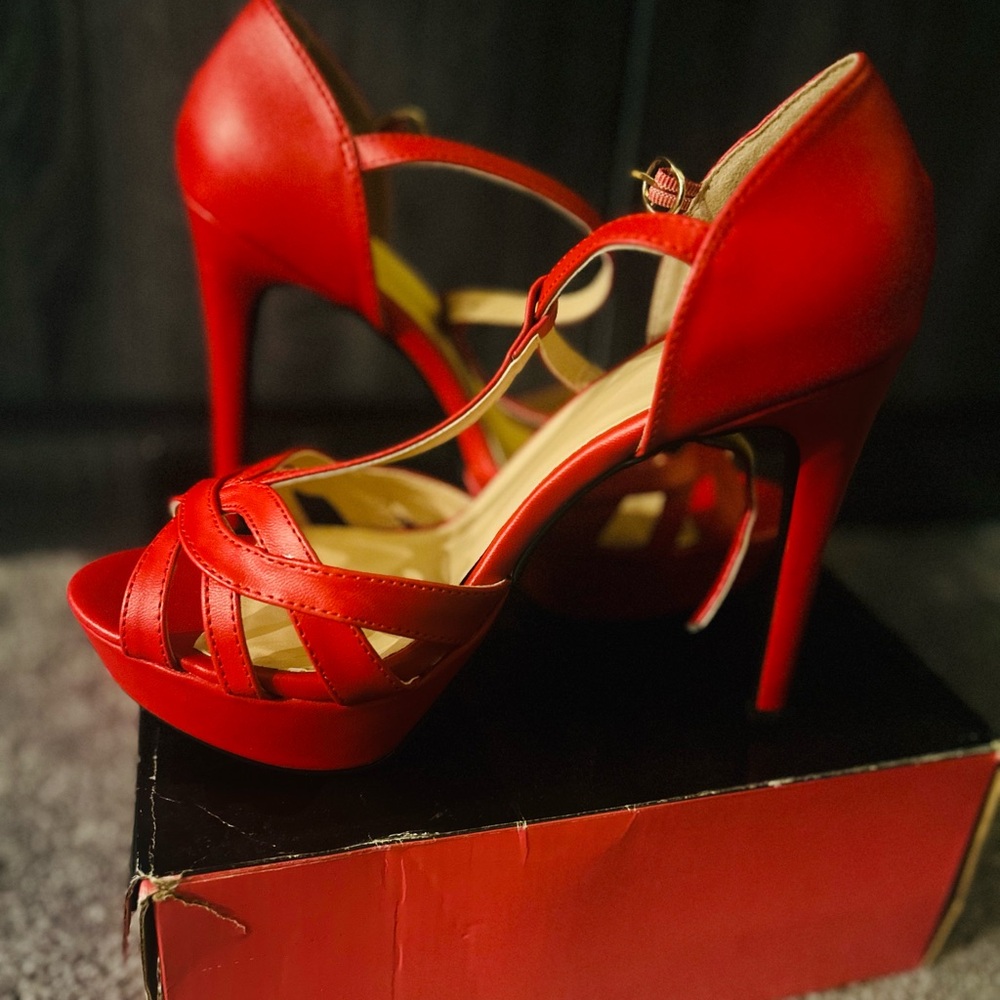 Charlotte Russe Vibrant Red Platform Heels (Gently used)
